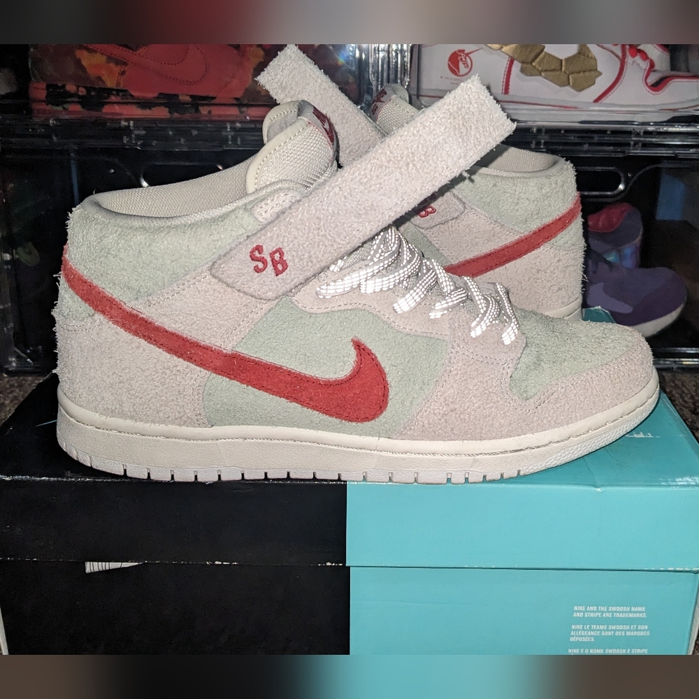Nike SB Dunk Mid Pro White Widow